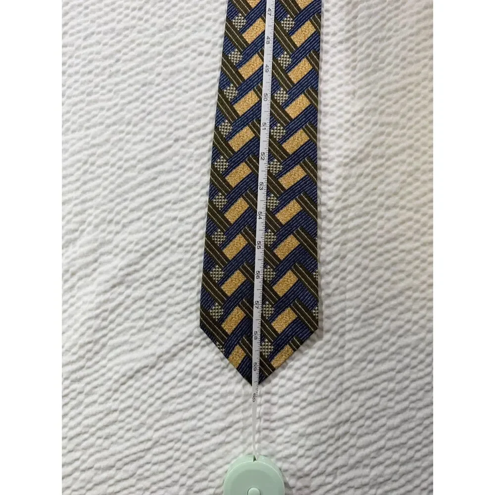 XMI Signature Woven Geometric Tie